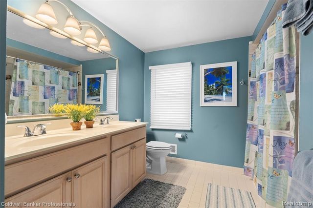 4347 Apple Valley Lane, West Bloomfield, MI 48323