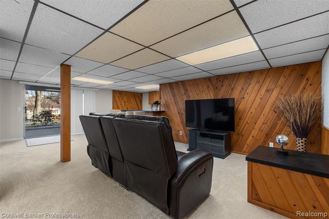 4347 Apple Valley Lane, West Bloomfield, MI 48323