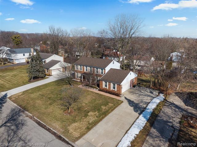 4347 Apple Valley Lane, West Bloomfield, MI 48323
