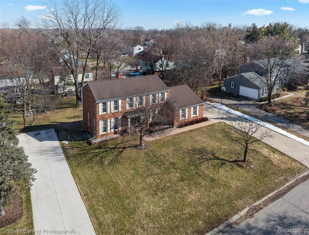 4347 Apple Valley Lane, West Bloomfield, MI 48323