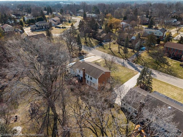 4347 Apple Valley Lane, West Bloomfield, MI 48323
