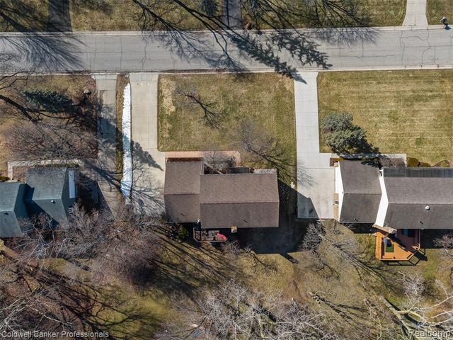 4347 Apple Valley Lane, West Bloomfield, MI 48323