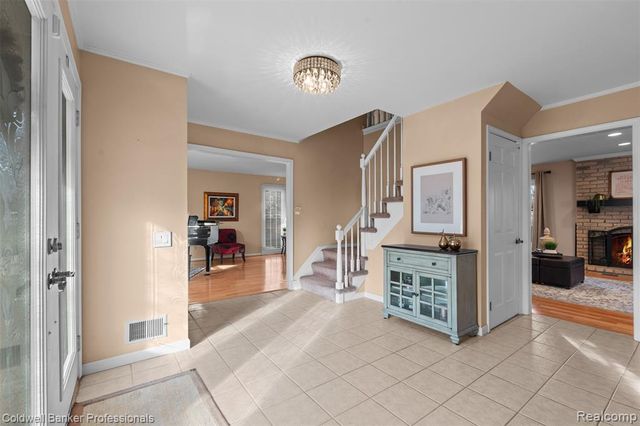 4347 Apple Valley Lane, West Bloomfield, MI 48323