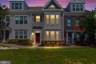 33 STEEPLECHASE DR, La Plata, MD 20646