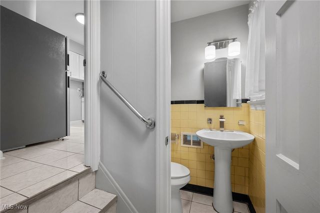 4038 Bushnell Road, University Heights, OH 44118