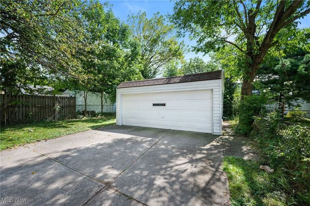 4038 Bushnell Road, University Heights, OH 44118