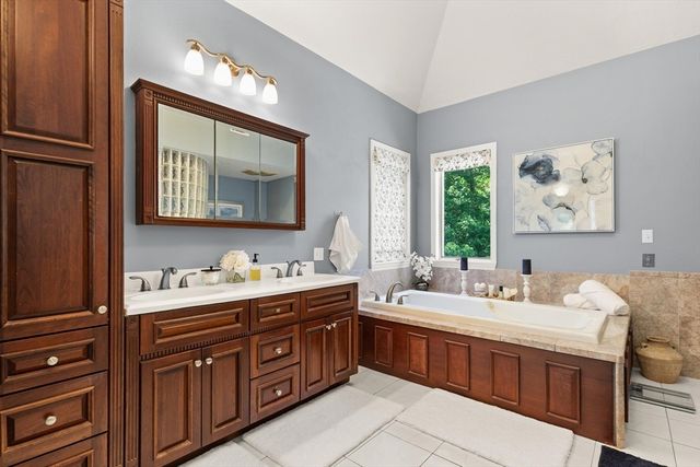 9 Riverside Terrace, Easton, MA 02356