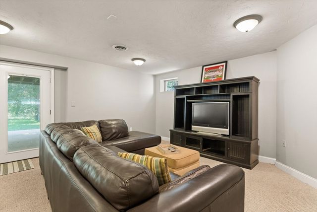 9 Riverside Terrace, Easton, MA 02356