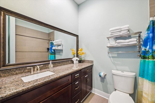 11216 Reagor Way, Galveston, TX 77554