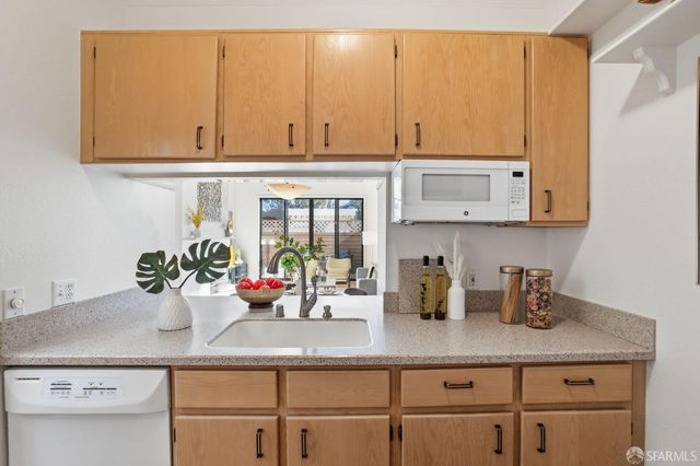 1960 Hayes Street 8, San Francisco, CA 94117