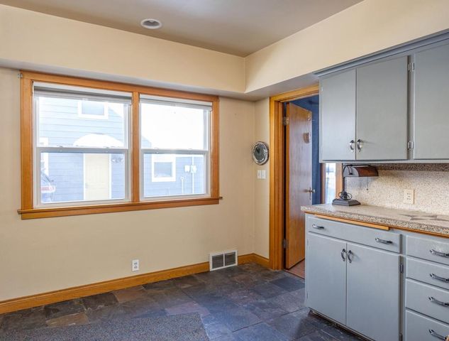 1827 N ALVIN STREET, Appleton, WI 54911