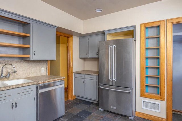 1827 N ALVIN STREET, Appleton, WI 54911