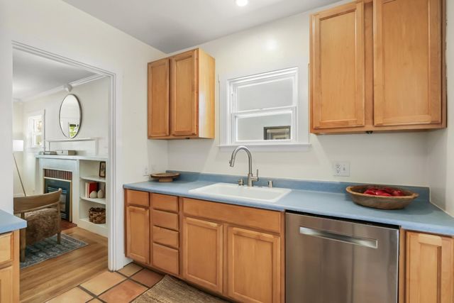 1812 Larkin Way, Sacramento, CA 95818