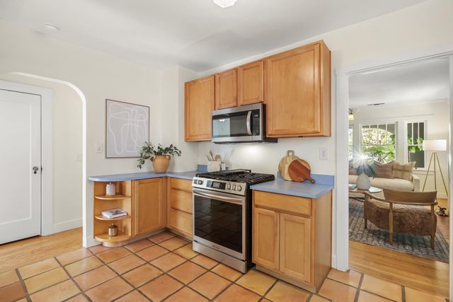 1812 Larkin Way, Sacramento, CA 95818