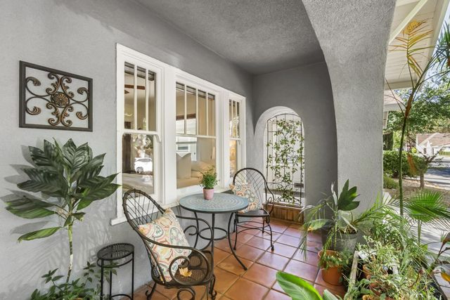 1812 Larkin Way, Sacramento, CA 95818