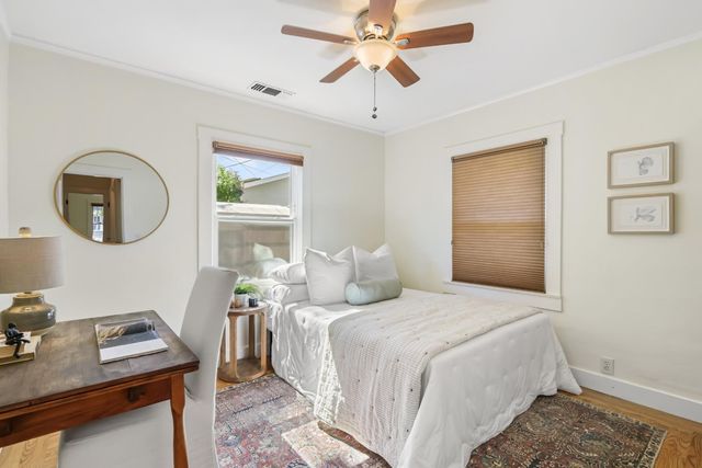 1812 Larkin Way, Sacramento, CA 95818