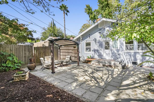 1812 Larkin Way, Sacramento, CA 95818