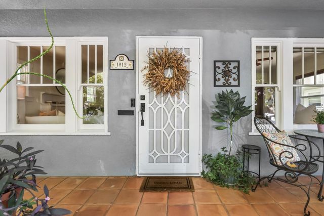 1812 Larkin Way, Sacramento, CA 95818