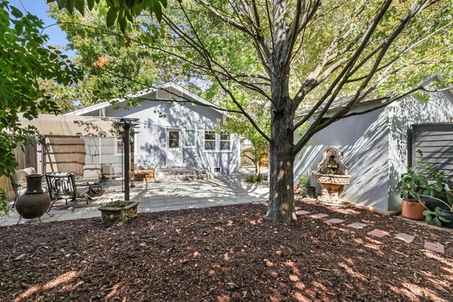 1812 Larkin Way, Sacramento, CA 95818