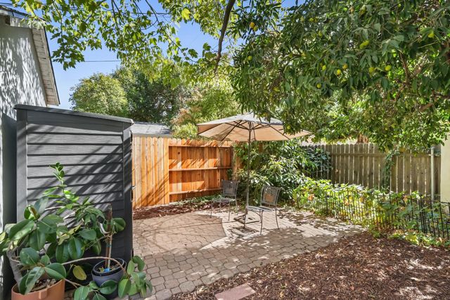 1812 Larkin Way, Sacramento, CA 95818