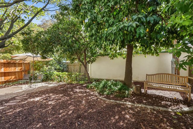 1812 Larkin Way, Sacramento, CA 95818