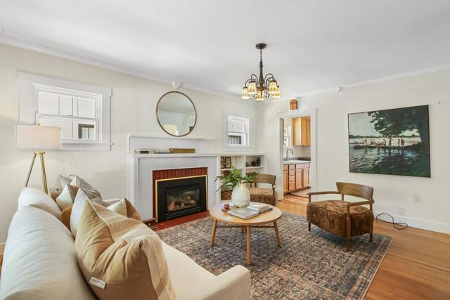 1812 Larkin Way, Sacramento, CA 95818