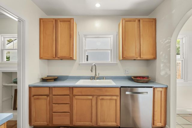 1812 Larkin Way, Sacramento, CA 95818