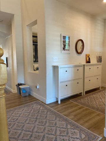 9515 Mainline Dr, Elk Grove, CA 95624