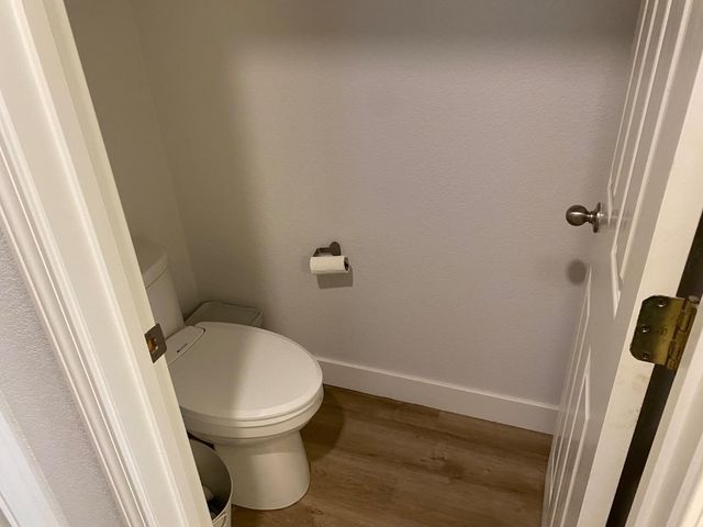 9515 Mainline Dr, Elk Grove, CA 95624