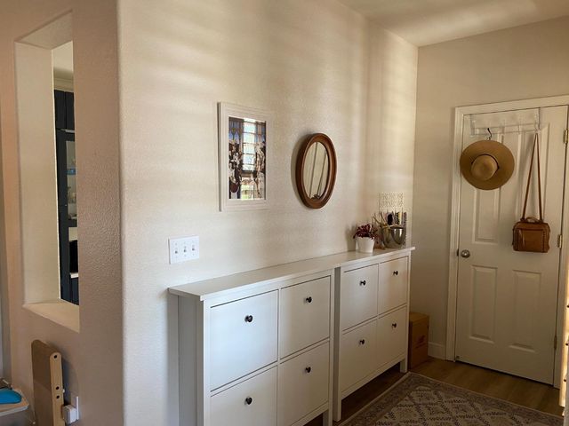 9515 Mainline Dr, Elk Grove, CA 95624