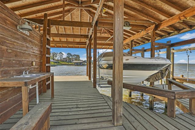 674 Dove Island, Livingston, TX 77351