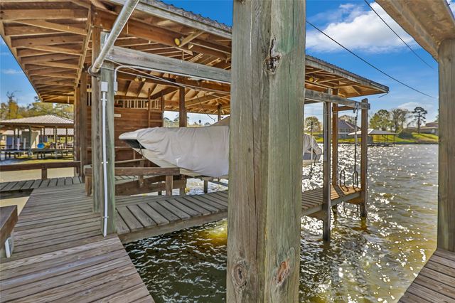 674 Dove Island, Livingston, TX 77351