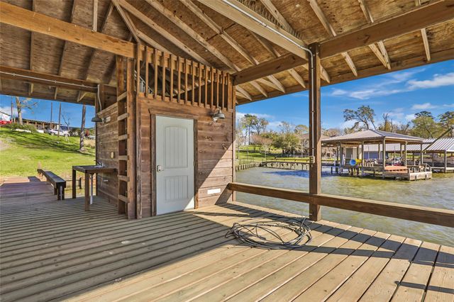 674 Dove Island, Livingston, TX 77351