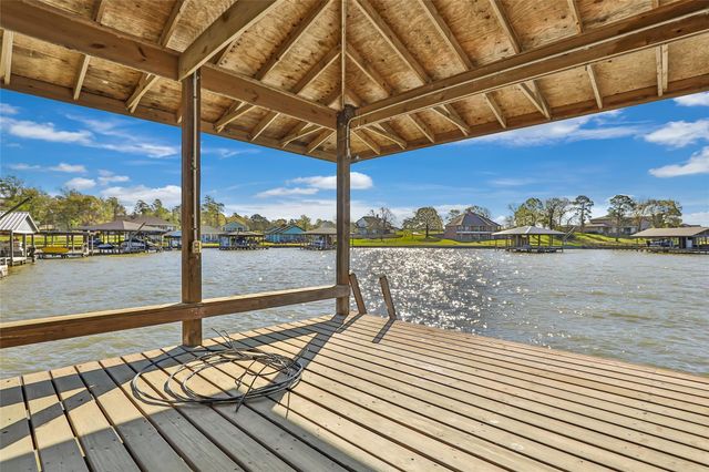 674 Dove Island, Livingston, TX 77351