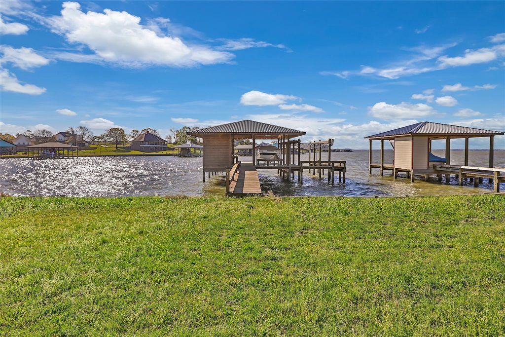 674 Dove Island, Livingston, TX 77351