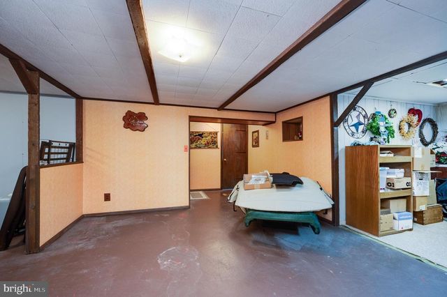 513 FRONTIER AVE, Reading, PA 19601