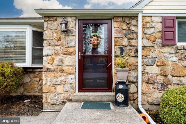 513 FRONTIER AVE, Reading, PA 19601