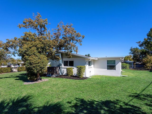 5354 KNOLLWOOD PLACE, Sarasota, FL 34232