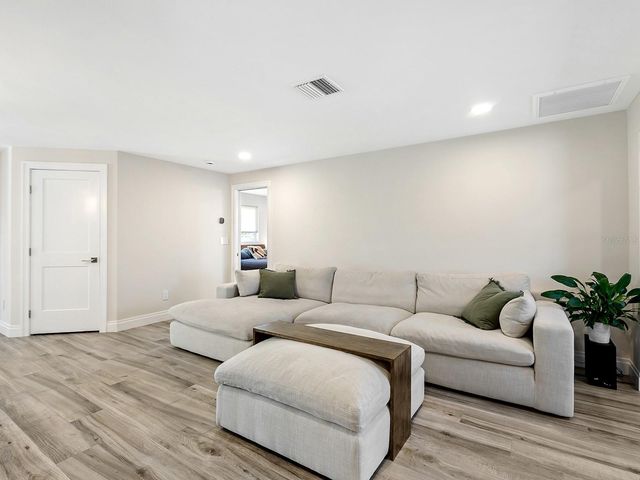 5354 KNOLLWOOD PLACE, Sarasota, FL 34232