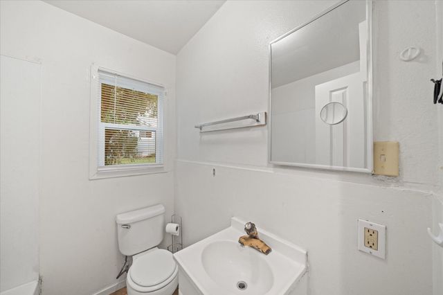 1411 Diamond Street, Anderson, CA 96007