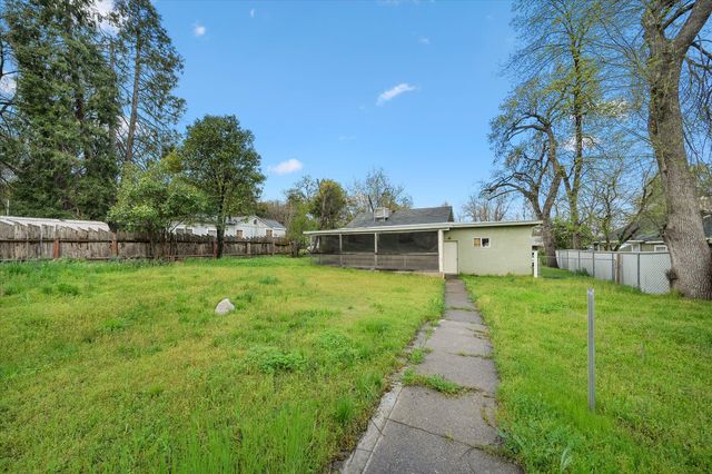 1411 Diamond Street, Anderson, CA 96007