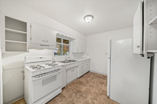 1411 Diamond Street, Anderson, CA 96007