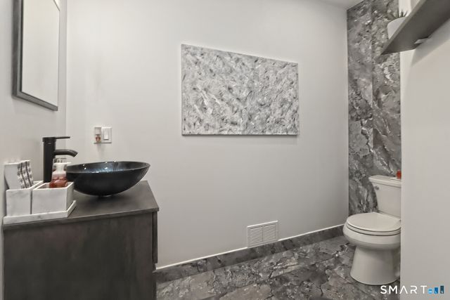 3 Still Road, Oxford, CT 06478