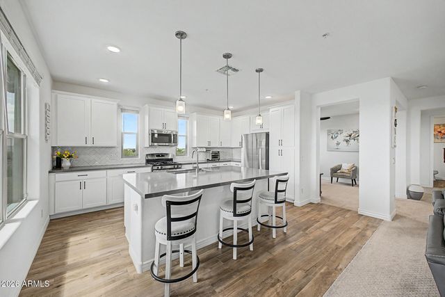 5100 E RANCHO PALOMA Drive 2052, Cave Creek, AZ 85331