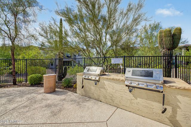 5100 E RANCHO PALOMA Drive 2052, Cave Creek, AZ 85331