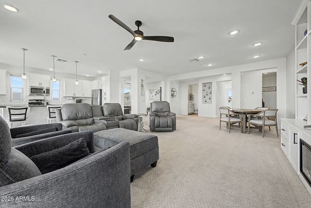5100 E RANCHO PALOMA Drive 2052, Cave Creek, AZ 85331