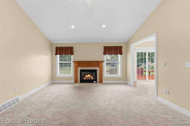 1409 Meadow Green Lane, Linden, MI 48451