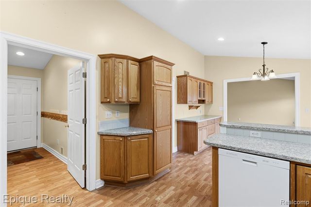 1409 Meadow Green Lane, Linden, MI 48451