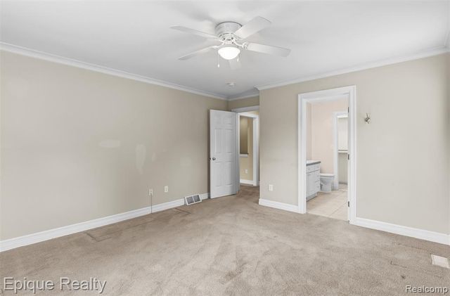 1409 Meadow Green Lane, Linden, MI 48451