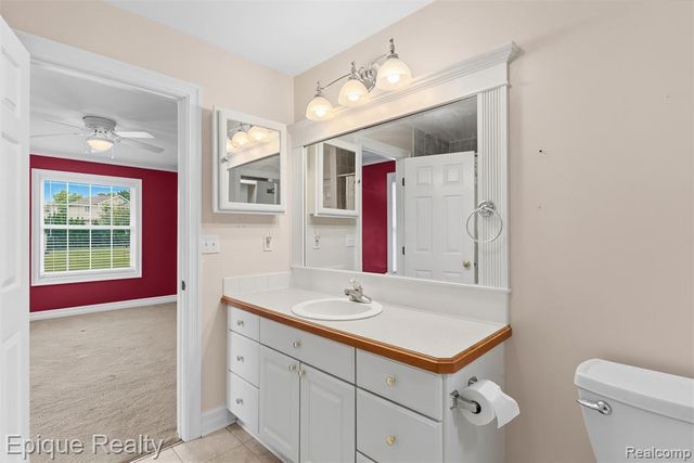 1409 Meadow Green Lane, Linden, MI 48451